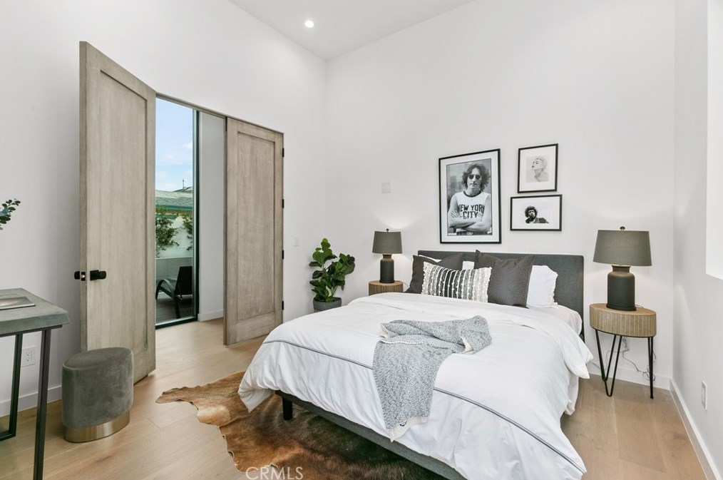 215 Lincoln Ave, Huntington Beach CA  92648-3505 exterior