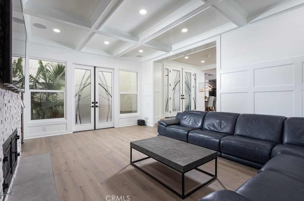 3182 Portofino Cir, Huntington Beach CA  92649-1927 exterior