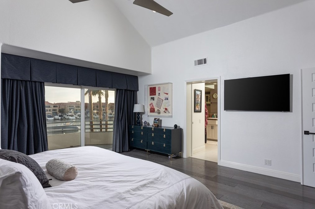 3182 Portofino Cir, Huntington Beach CA  92649-1927 exterior