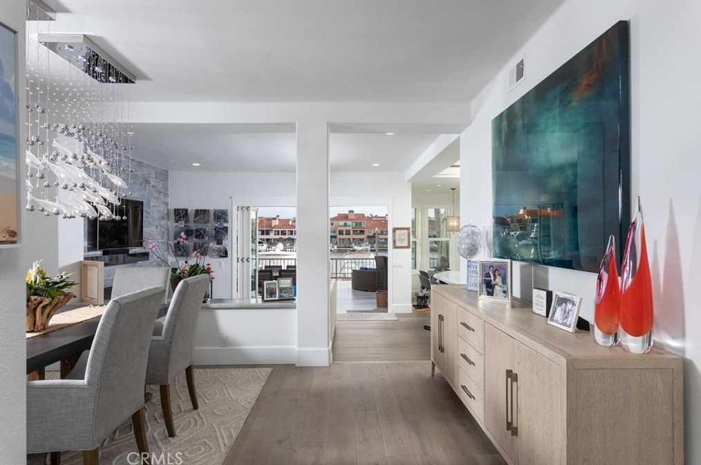 3182 Portofino Cir, Huntington Beach CA  92649-1927 exterior