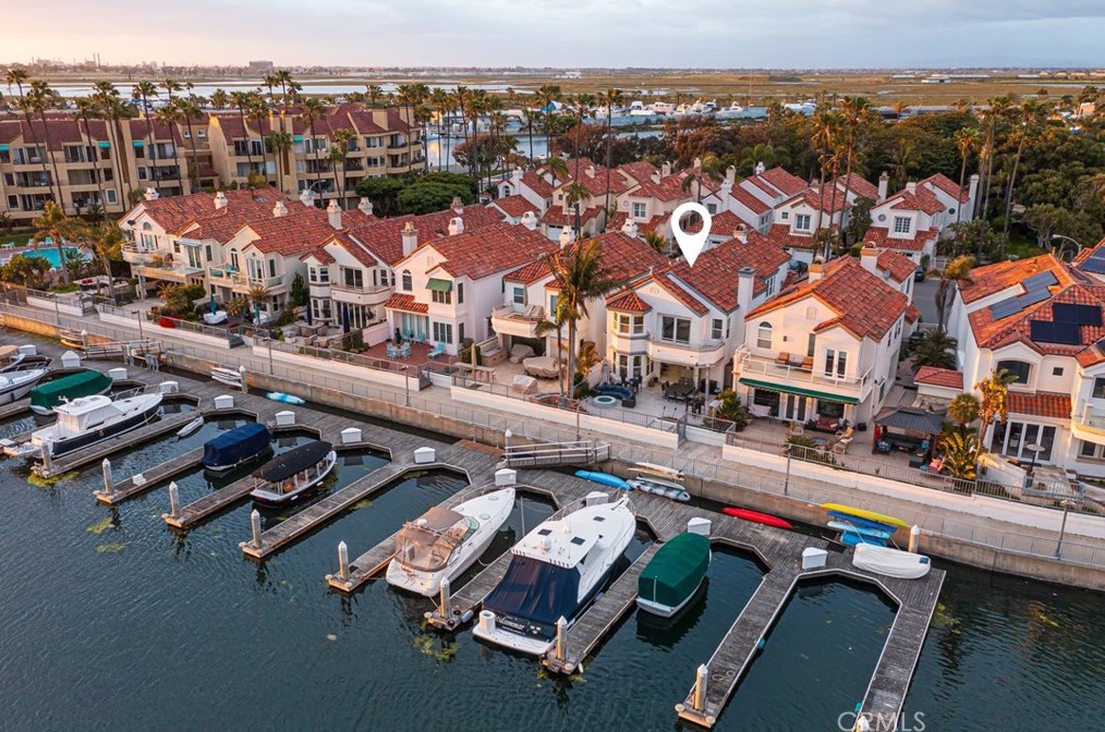 3182 Portofino Cir, Huntington Beach CA  92649-1927 exterior