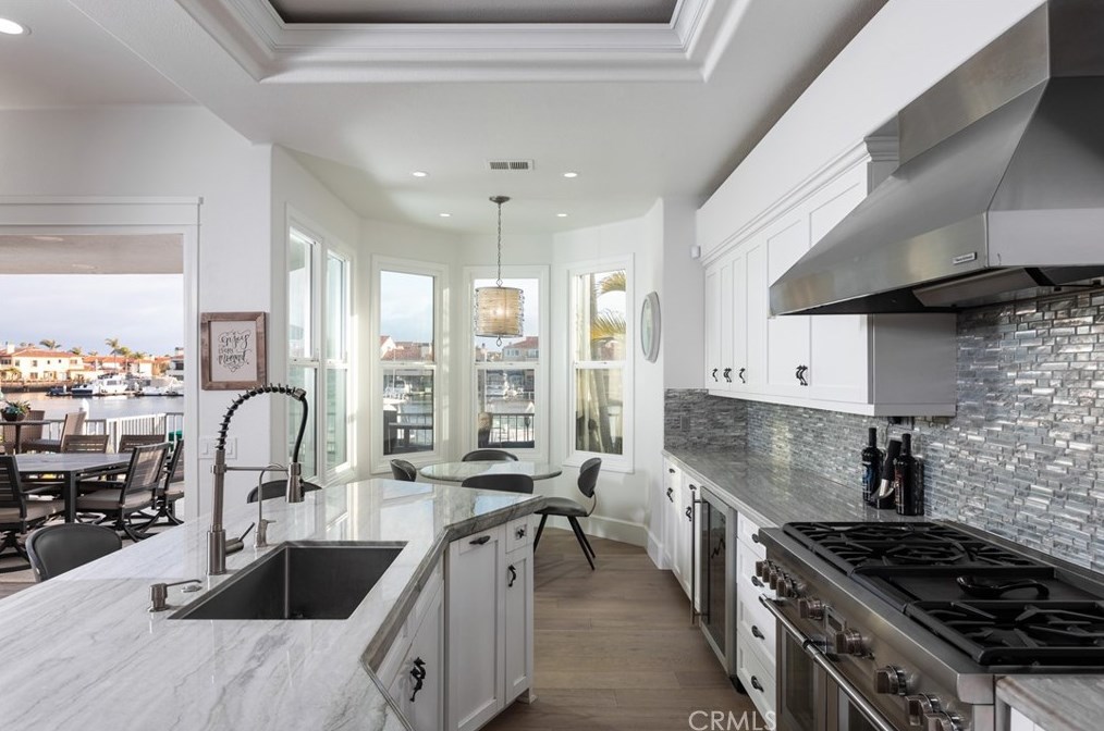 3182 Portofino Cir, Huntington Beach CA  92649-1927 exterior