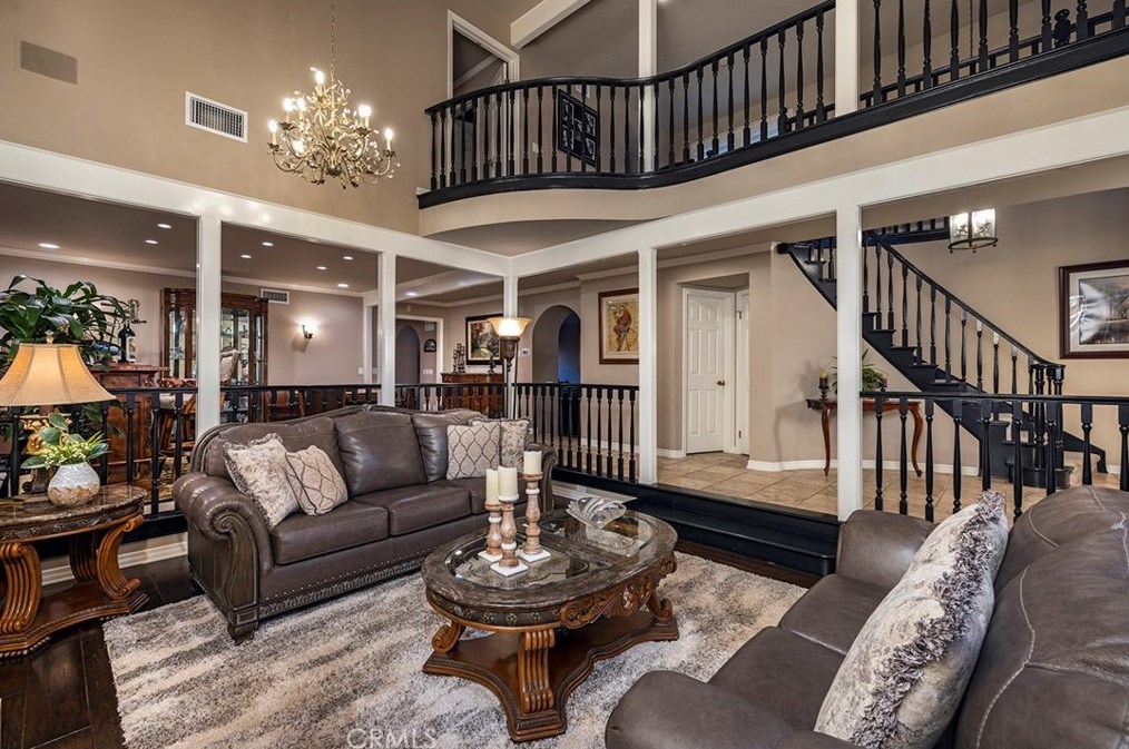 19372 Woodlands Dr, Huntington Beach CA  92648-5541 exterior