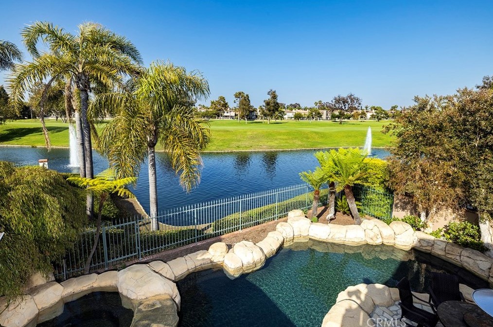 19372 Woodlands Dr, Huntington Beach CA  92648-5541 exterior