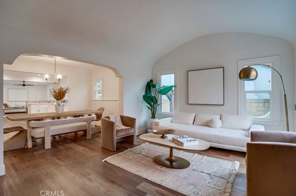1939 78th Pl, Los Angeles CA  90047-2629 exterior