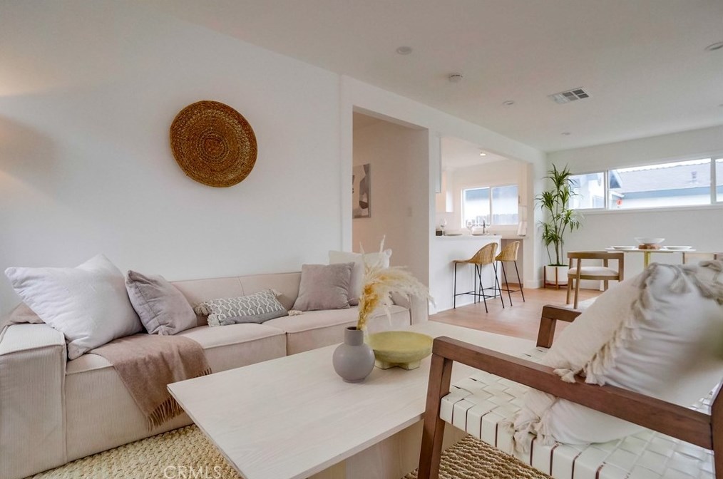 6326 8th Ave, Los Angeles CA  90043-4158 exterior