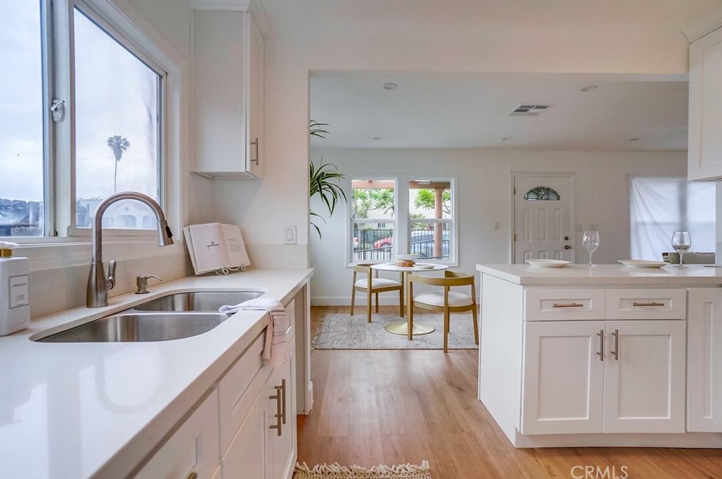 6326 8th Ave, Los Angeles CA  90043-4158 exterior