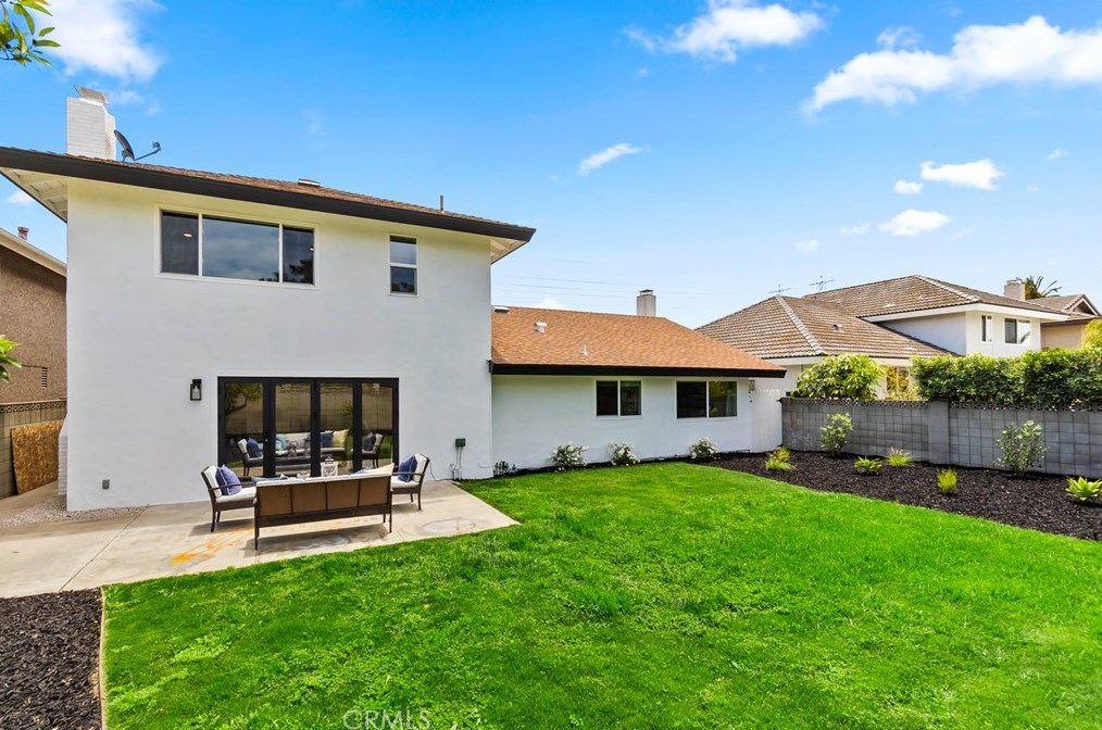 20061 Midland Ln, Huntington Beach CA  92646-4914 exterior