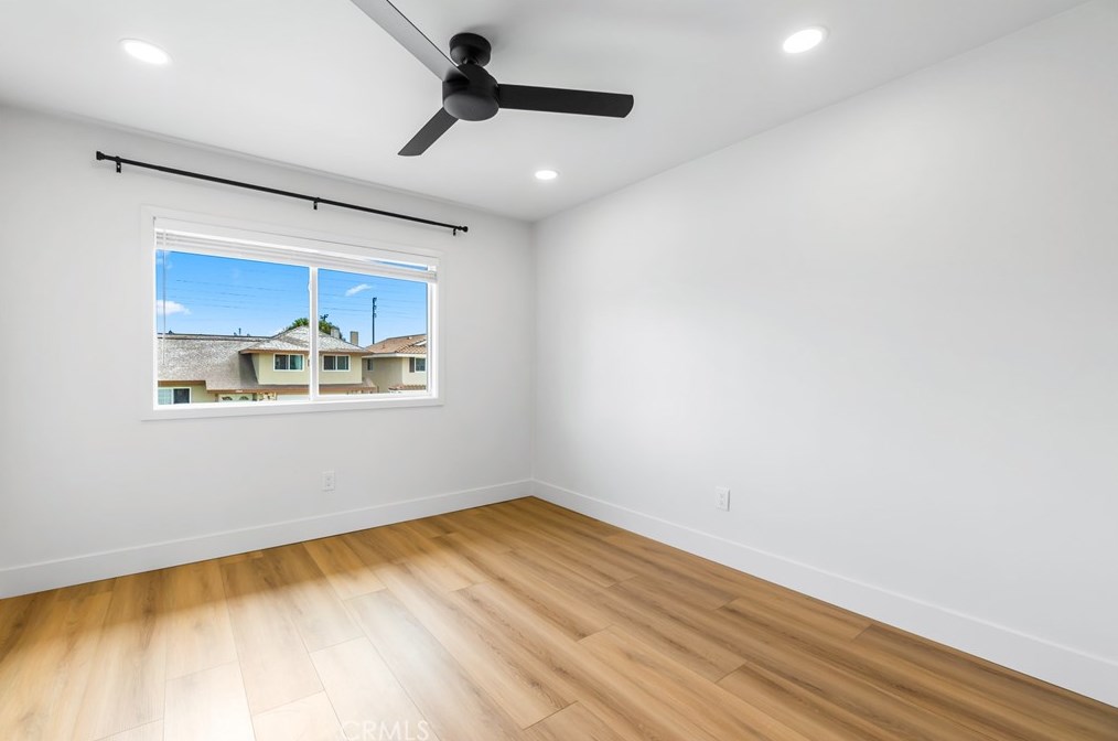 20061 Midland Ln, Huntington Beach CA  92646-4914 exterior