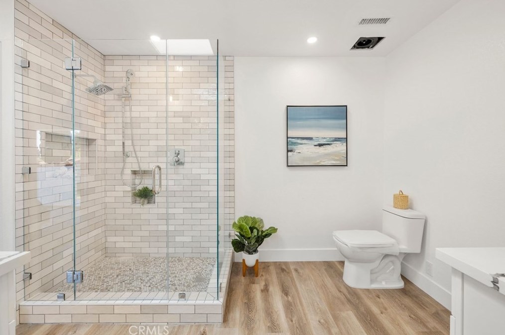 1086 Santa Cruz Cir, Costa Mesa CA  92626-1618 exterior