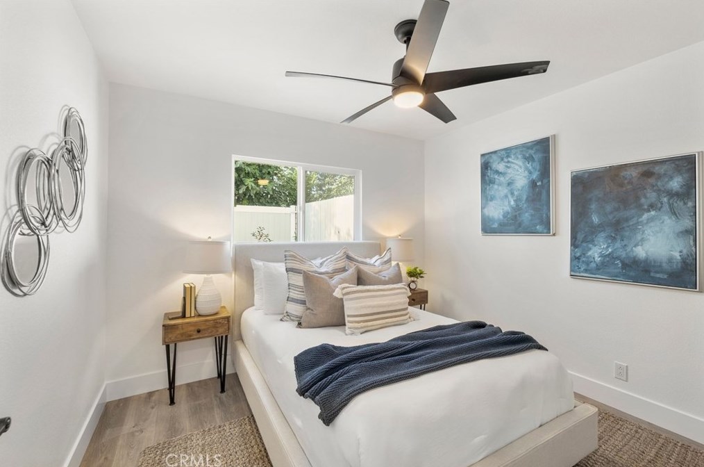 1086 Santa Cruz Cir, Costa Mesa CA  92626-1618 exterior