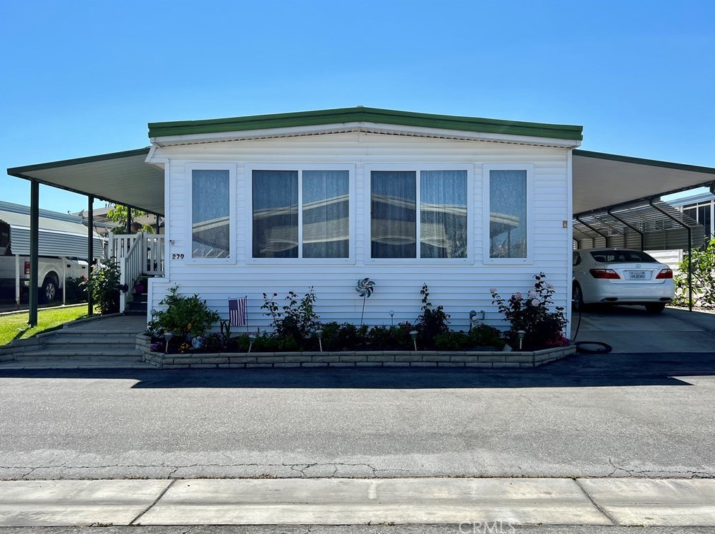 20701 Beach Blvd, Huntington Beach CA  92648-4908 exterior