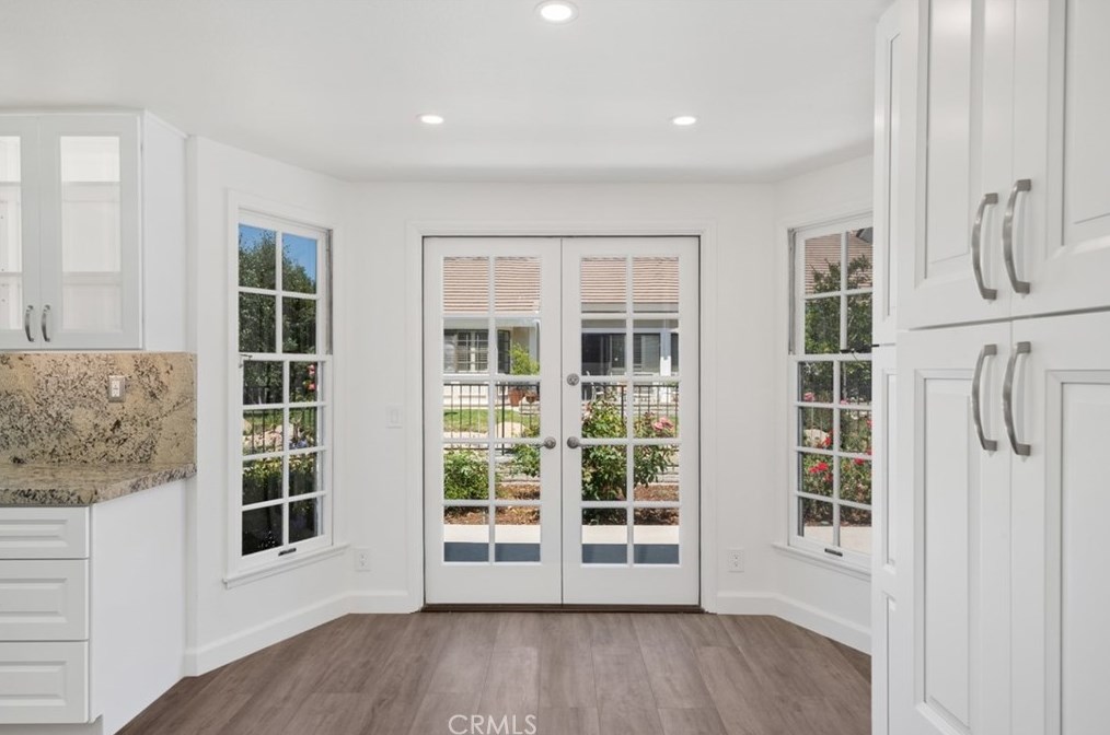 2911 Shadow Brk Ln, Thousand Oaks CA 91361-3208 exterior