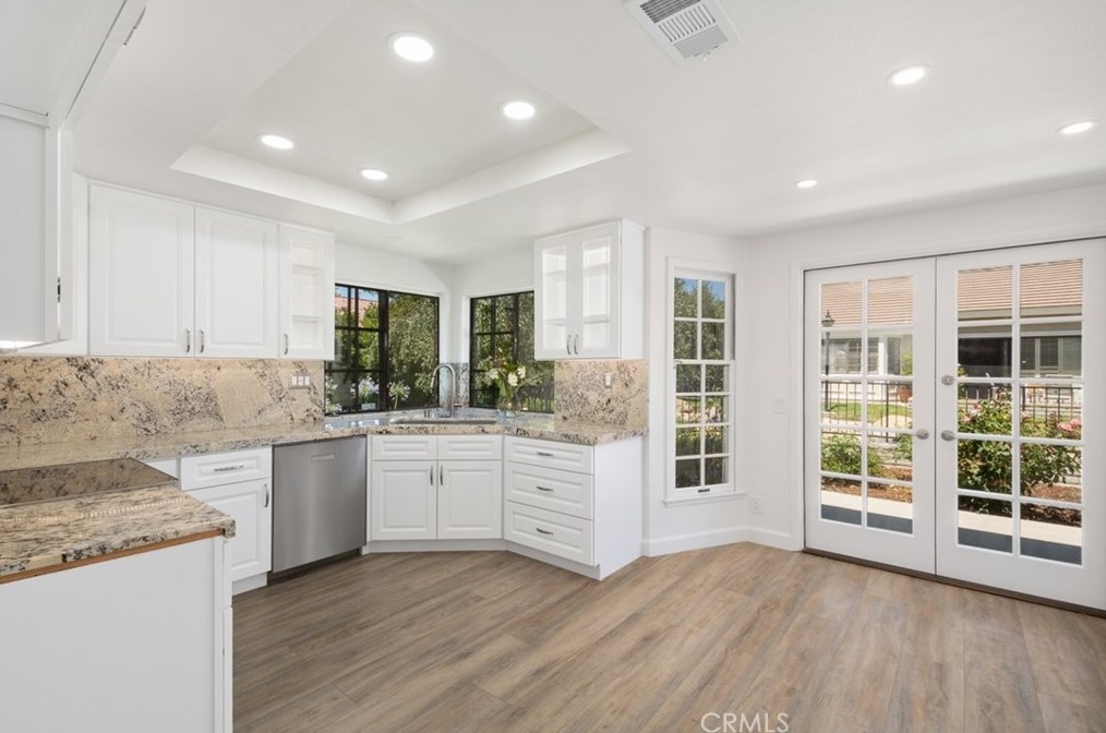 2911 Shadow Brk Ln, Thousand Oaks CA 91361-3208 exterior