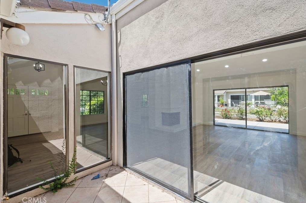 2911 Shadow Brk Ln, Thousand Oaks CA 91361-3208 exterior