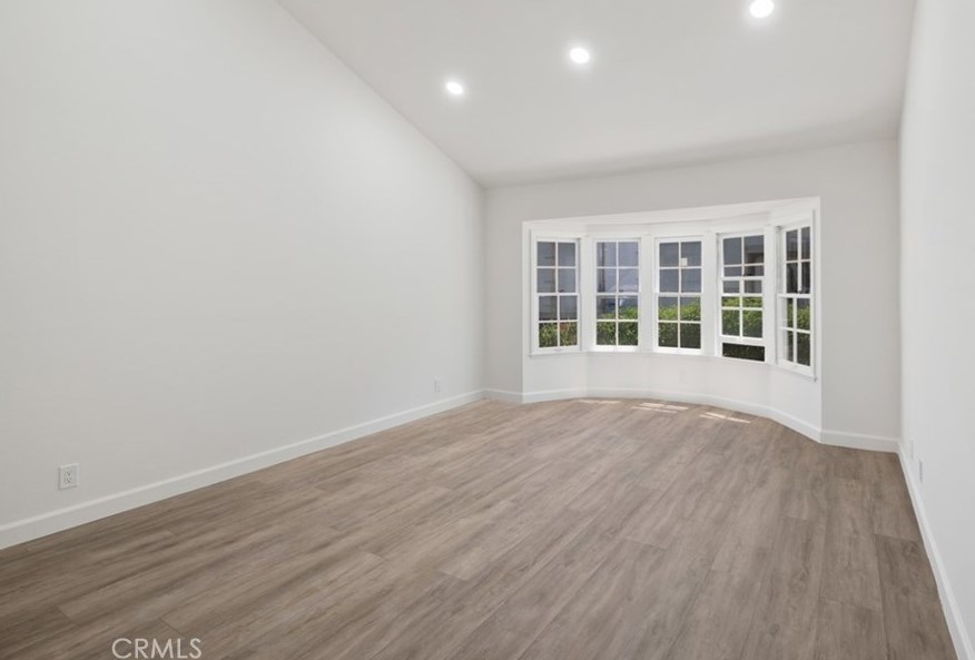 2911 Shadow Brk Ln, Thousand Oaks CA 91361-3208 exterior