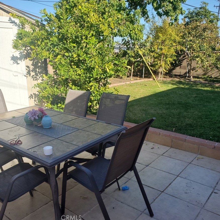 5911 Jones Ave, Westminster CA  92683-2467 exterior