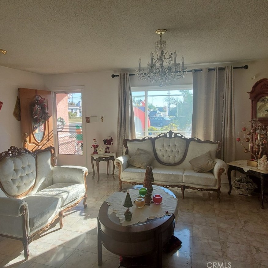 5911 Jones Ave, Westminster CA  92683-2467 exterior