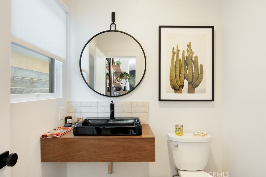 337 Costa Mesa St, Costa Mesa CA  92627-2307 exterior