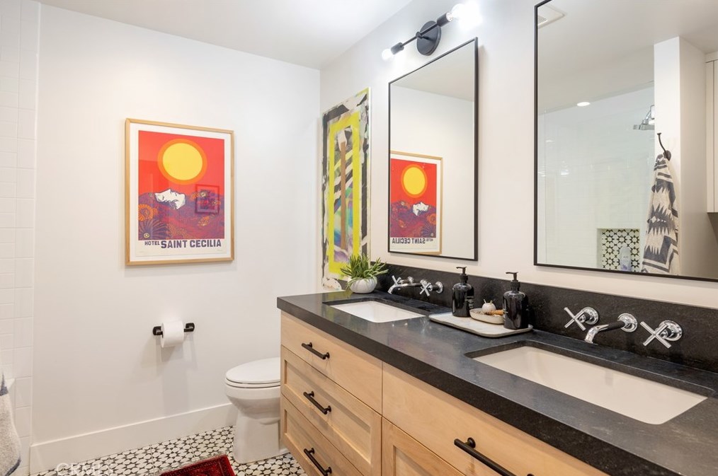 337 Costa Mesa St, Costa Mesa CA  92627-2307 exterior