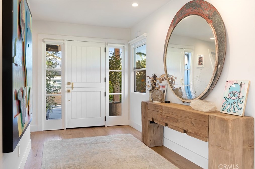 337 Costa Mesa St, Costa Mesa CA  92627-2307 exterior