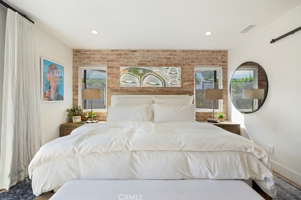 337 Costa Mesa St, Costa Mesa CA  92627-2307 exterior