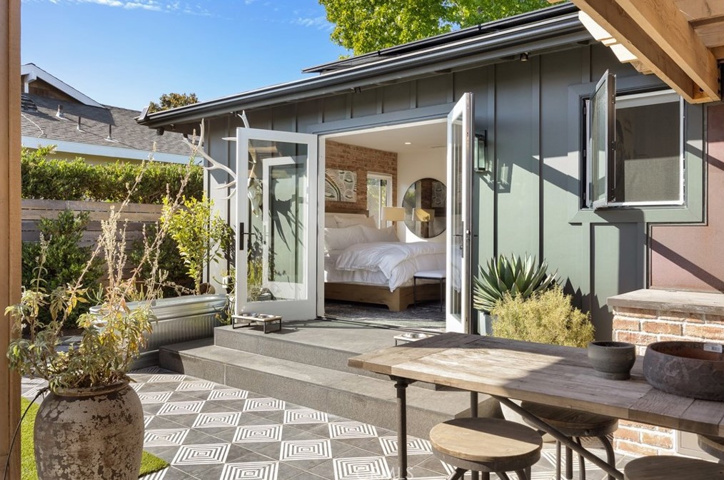 337 Costa Mesa St, Costa Mesa CA  92627-2307 exterior