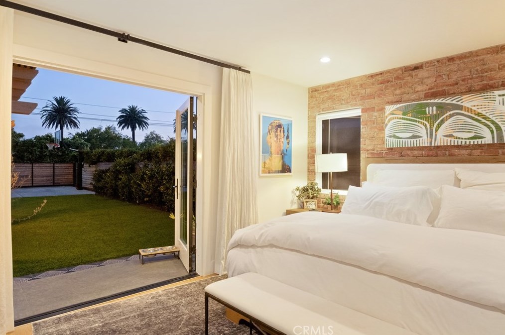 337 Costa Mesa St, Costa Mesa CA  92627-2307 exterior