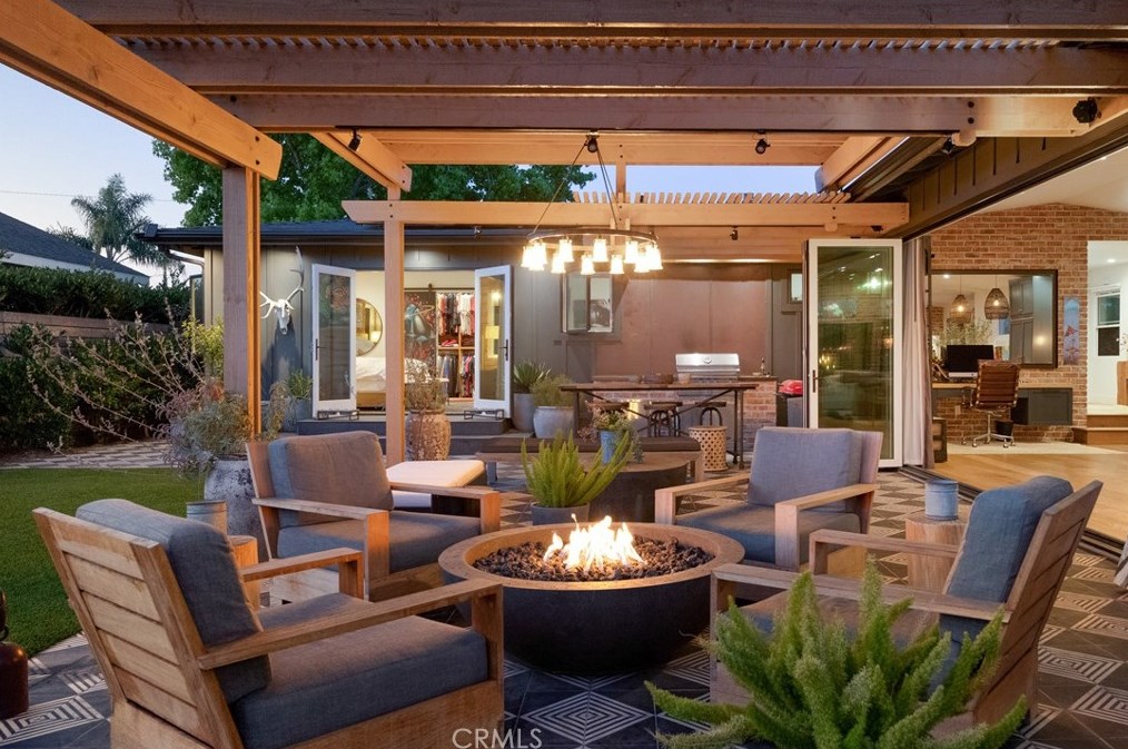 337 Costa Mesa St, Costa Mesa CA  92627-2307 exterior