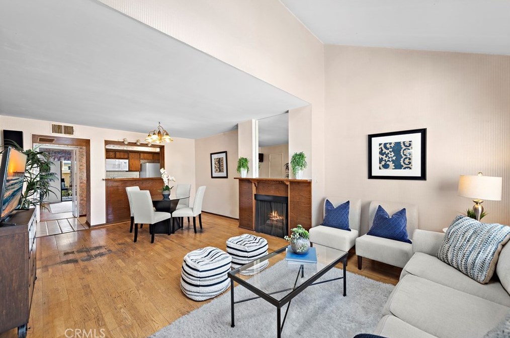 18703 Applewood Cir, Huntington Beach CA  92646-1856 exterior