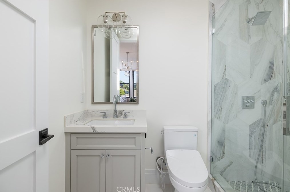 17007 Edgewater Ln, Huntington Beach CA  92649-4207 exterior