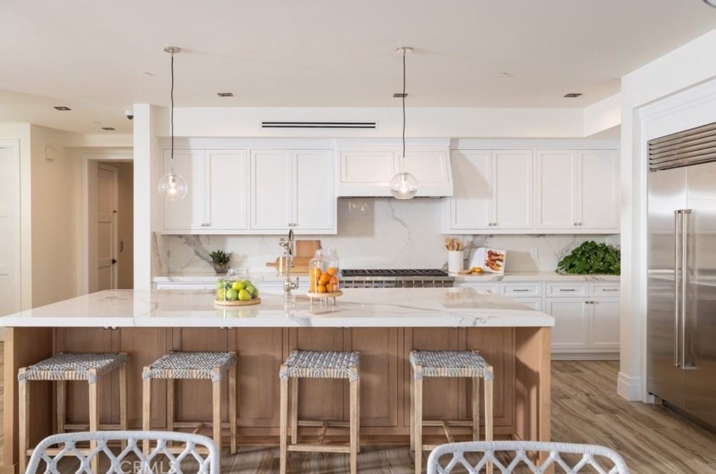 17007 Edgewater Ln, Huntington Beach CA  92649-4207 exterior