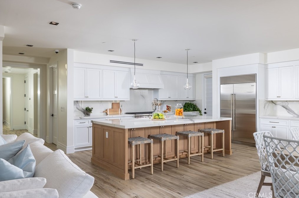 17007 Edgewater Ln, Huntington Beach CA  92649-4207 exterior