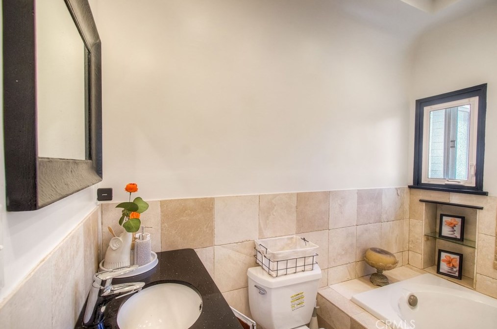 1456 89 St, Los Angeles CA  90002-1225 exterior