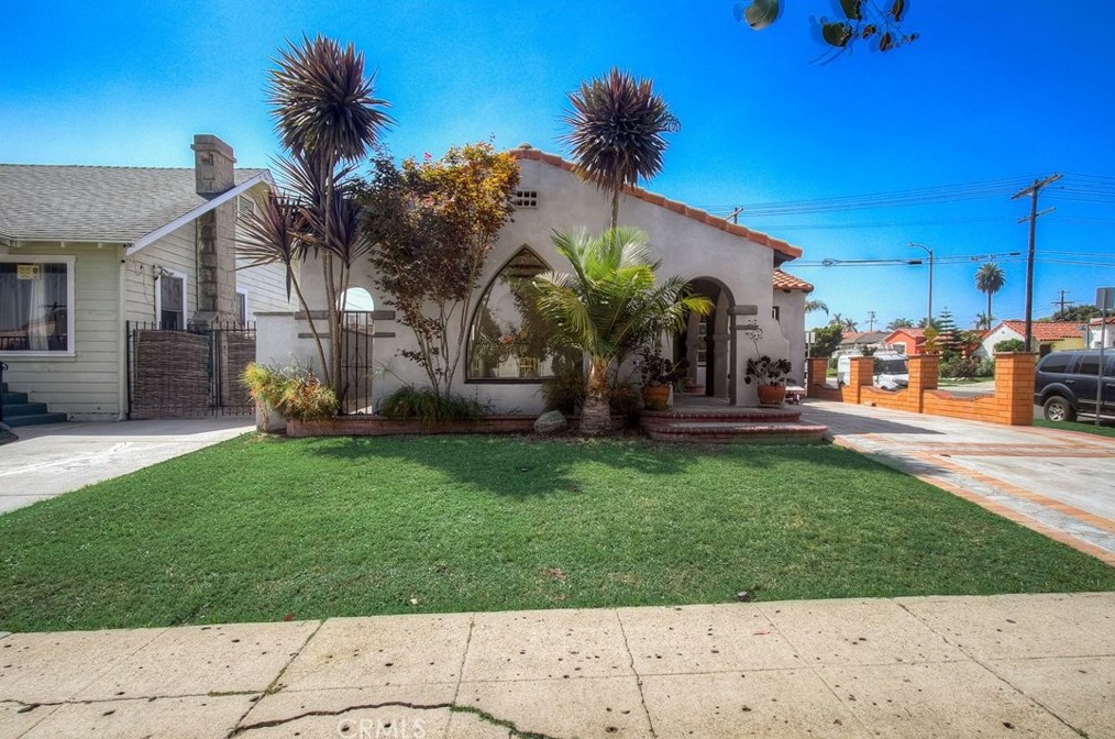 1456 89th St, Los Angeles CA  90002-1225 exterior