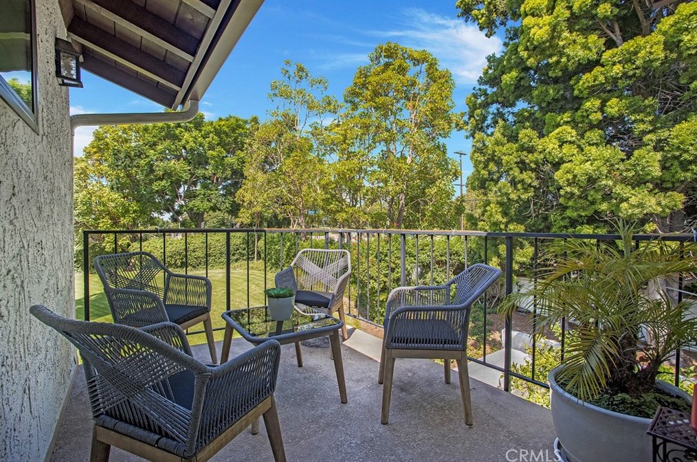 2792 Longwood Ct, Costa Mesa CA  92626-4763 exterior