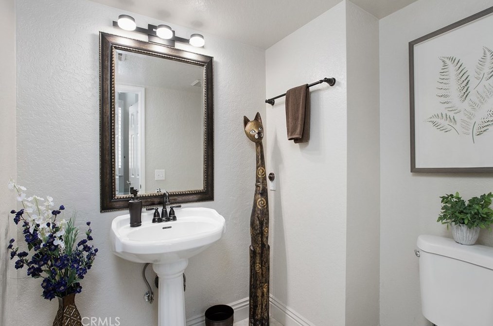 2792 Longwood Ct, Costa Mesa CA  92626-4763 exterior