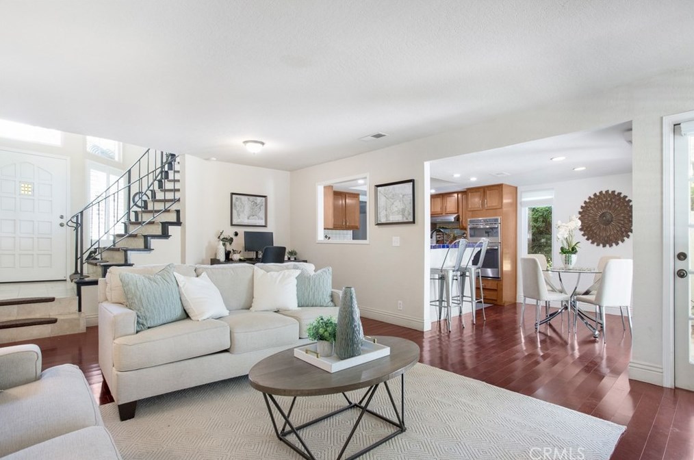 2792 Longwood Ct, Costa Mesa CA  92626-4763 exterior