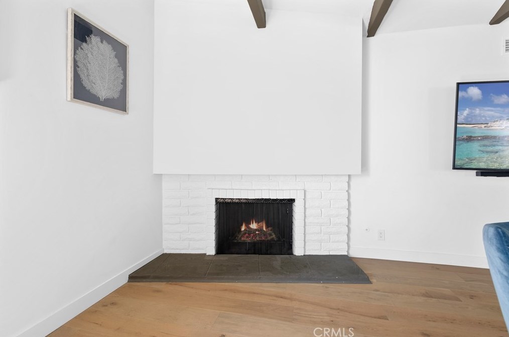 16342 Gentry Ln, Huntington Beach CA  92647-3304 exterior