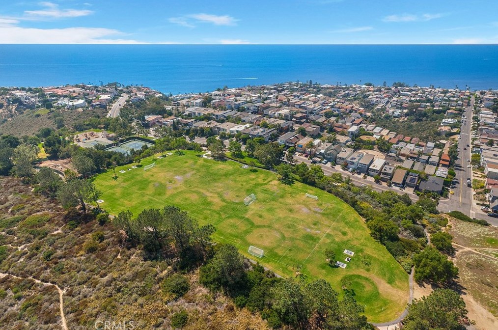 1880 Capistrano Ave, Laguna Beach CA  92651-3847 exterior