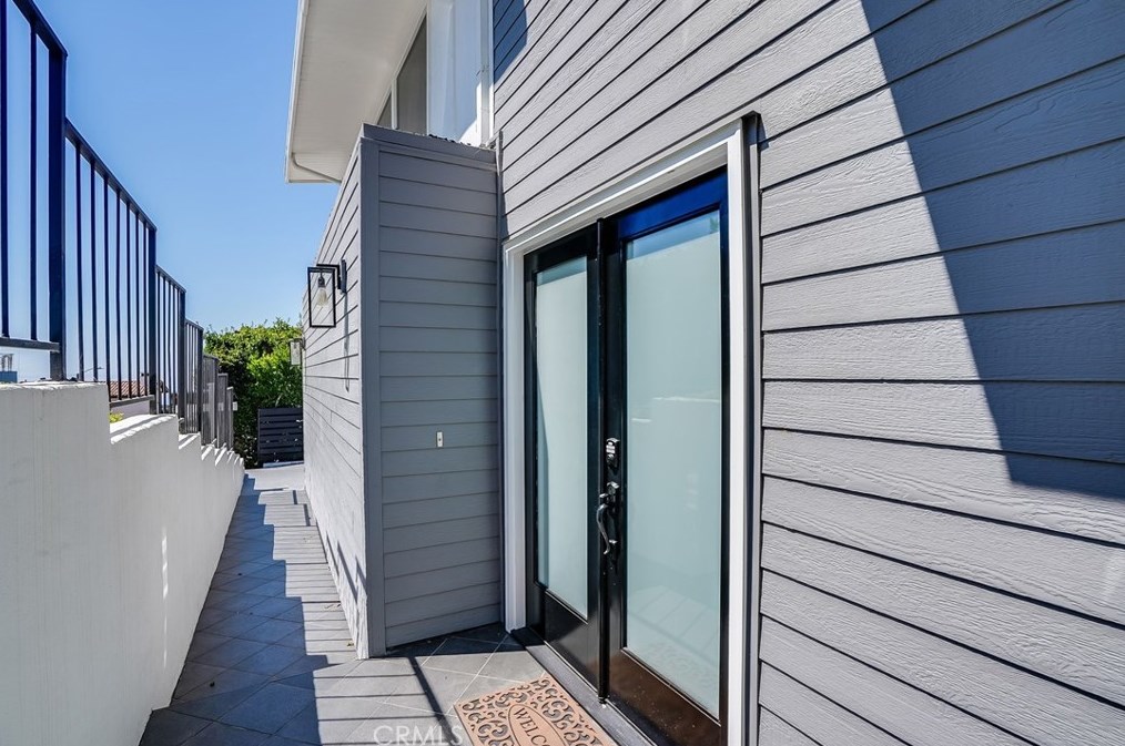 1880 Capistrano Ave, Laguna Beach CA  92651-3847 exterior