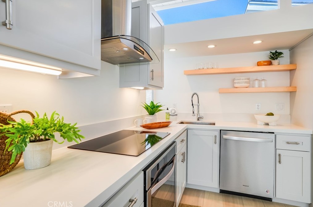 1880 Capistrano Ave, Laguna Beach CA  92651-3847 exterior