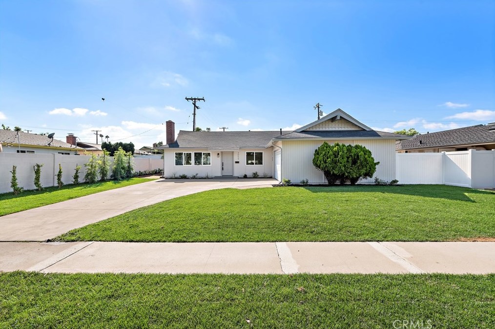 3059 Coolidge Ave, Costa Mesa CA  92626-2809 exterior
