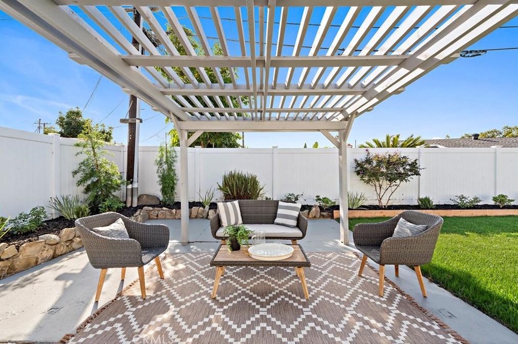 3059 Coolidge Ave, Costa Mesa CA  92626-2809 exterior