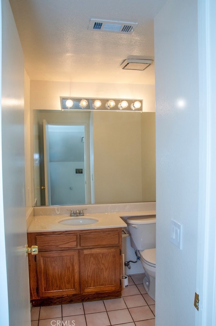 3234 Rollingridge Ave, Palmdale CA  exterior