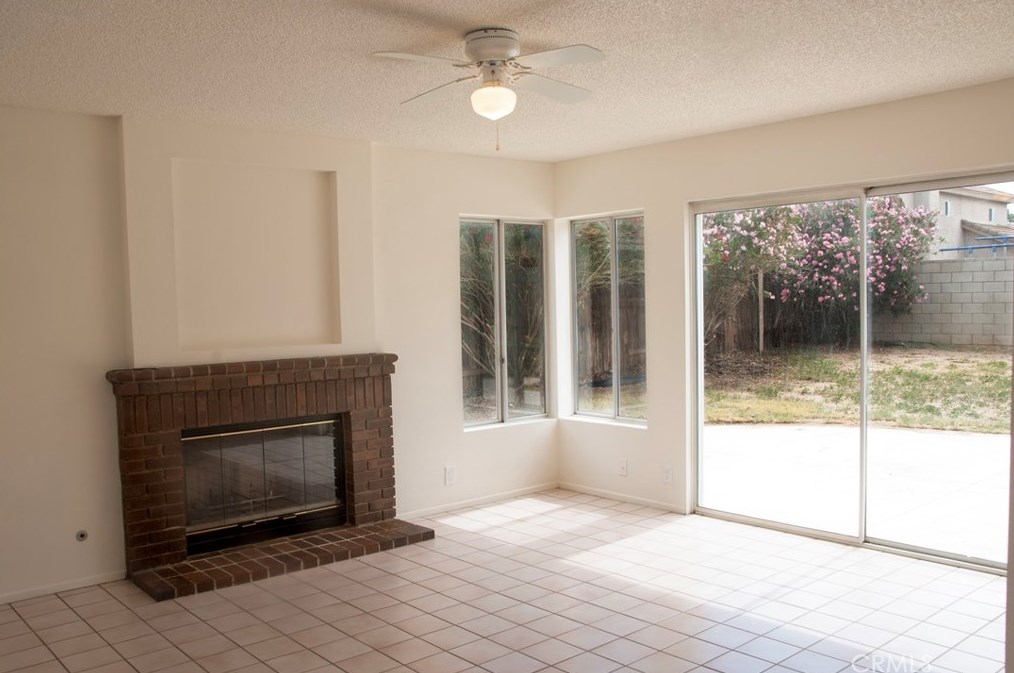 3234 Rollingridge Ave, Palmdale CA  exterior