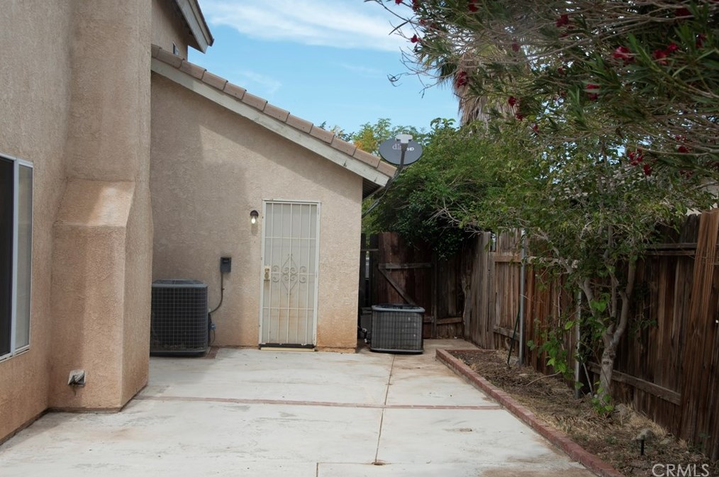 3234 Rollingridge Ave, Palmdale CA  exterior