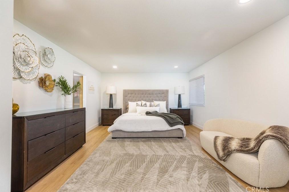 1117 Dennis Dr, Costa Mesa CA  92626-1650 exterior