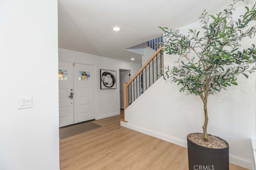 1117 Dennis Dr, Costa Mesa CA  92626-1650 exterior