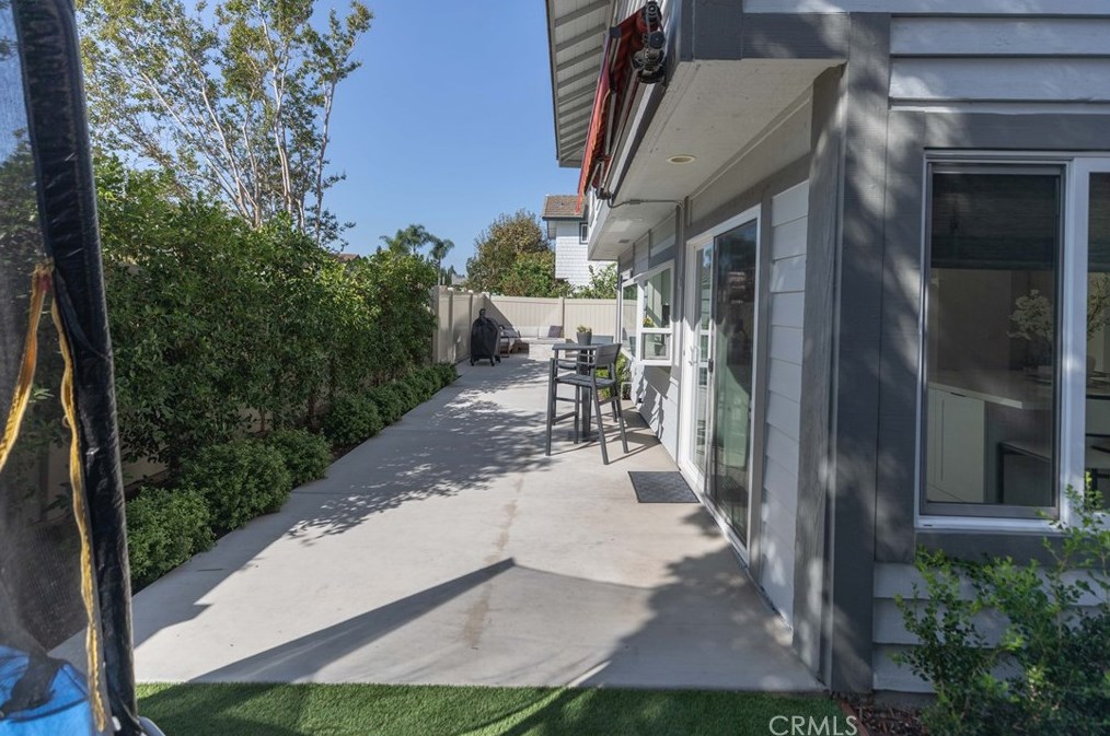 1117 Dennis Dr, Costa Mesa CA  92626-1650 exterior